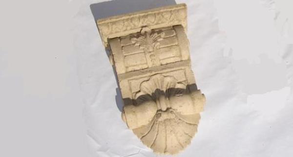 Moulding 702